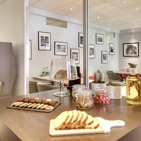 Hotell Mercure Gare De Lyon Tgv 4*
