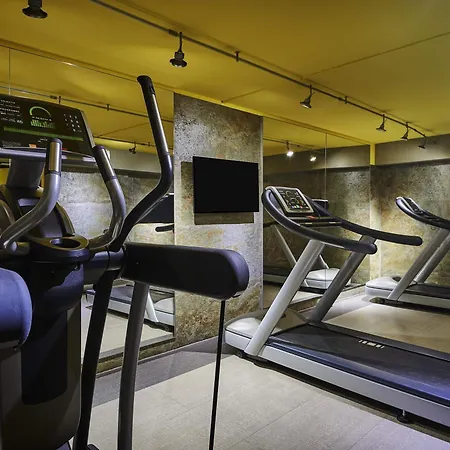 Hotel Mercure Gare De Lyon Tgv 4*